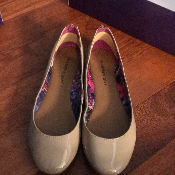 Madden Girl Flats - Picture 4 of 5